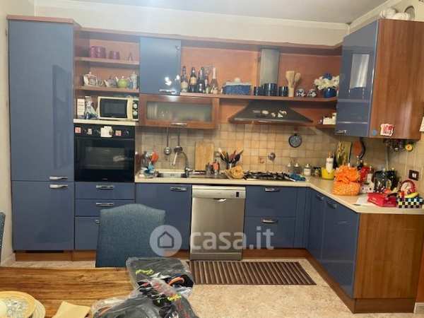 Casa bi/trifamiliare in residenziale in 