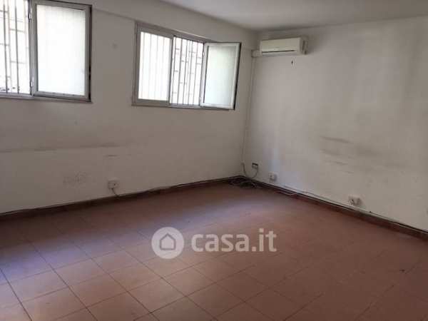 Ufficio in commerciale in Via Leonardo da Vinci 468
