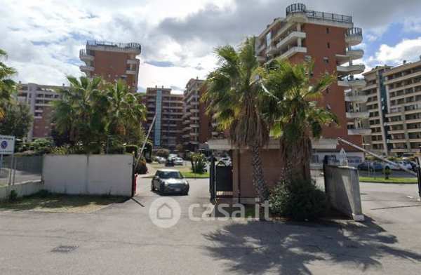 Box/posto auto in residenziale in Via Francesco Menzio 30