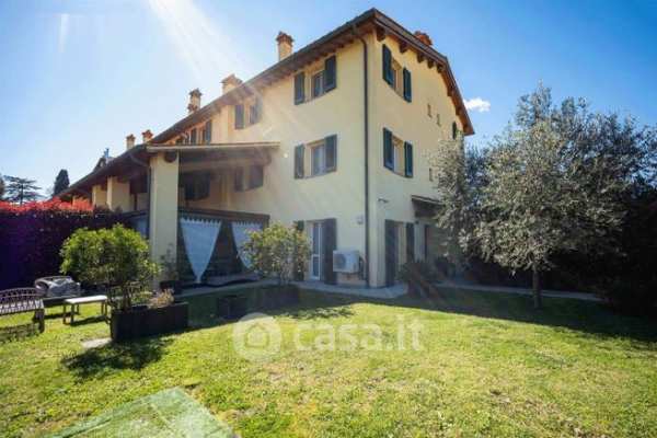 Casa indipendente in residenziale in Via Ippolito Nievo
