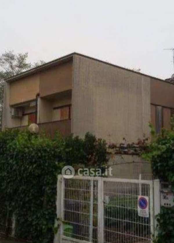 Villetta a schiera in residenziale in Via Dante Alighieri 36