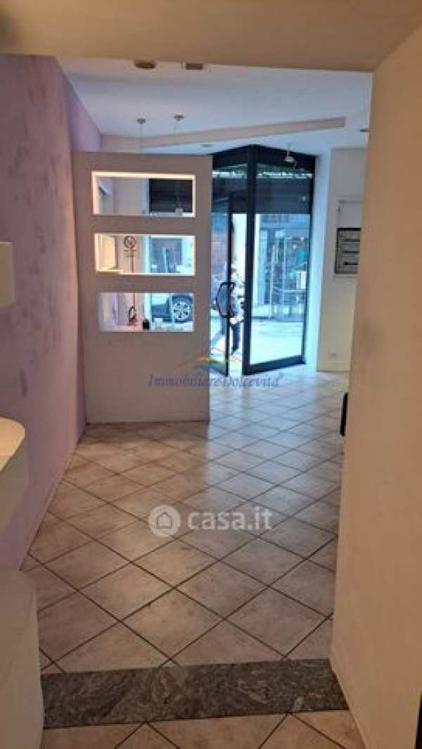 Negozio/locale commerciale in commerciale in Via de' Ginori 64 r