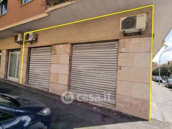 Ufficio in commerciale in Via Liguria 9