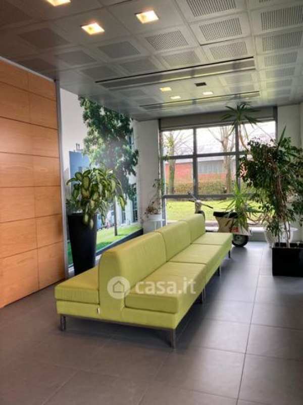 Ufficio in commerciale in Via Curzio Malaparte