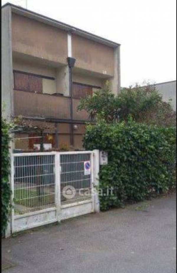 Villetta a schiera in residenziale in Via Dante Alighieri 36