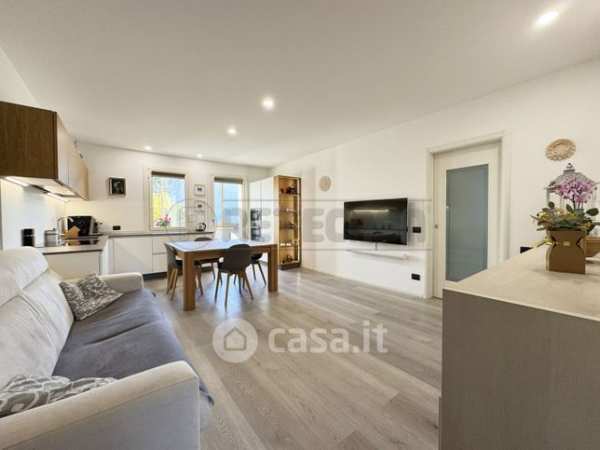 Appartamento in residenziale in Via Rasia Dal Polo 21