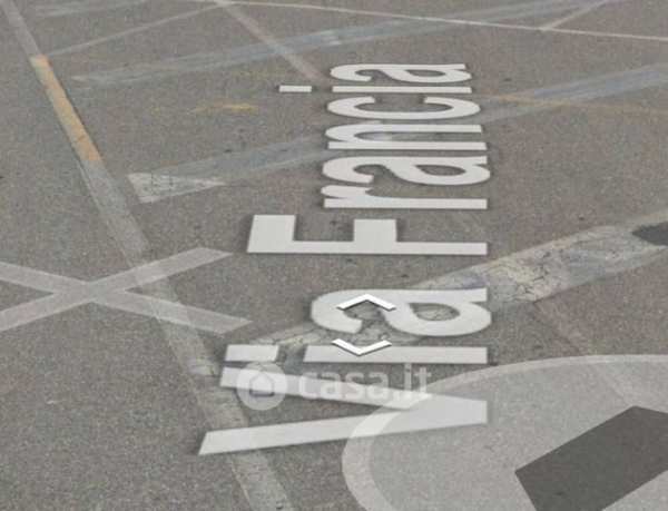 Capannone in commerciale in Via Francia