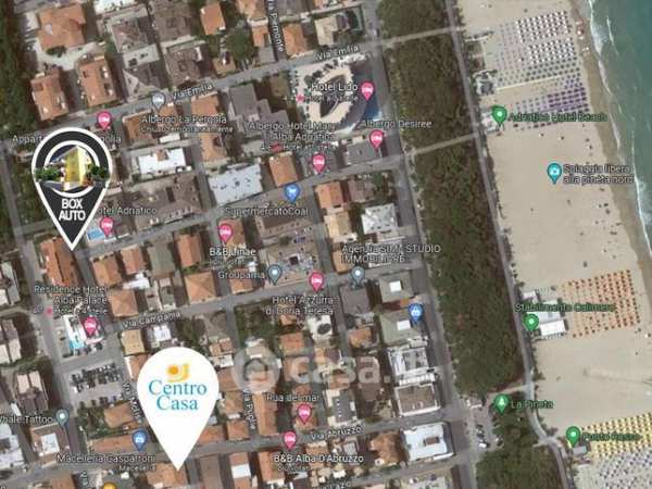 Box/posto auto in residenziale in Via Molise 5