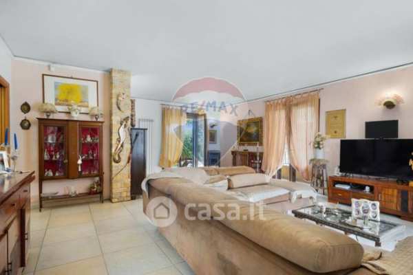 Casa bi/trifamiliare in residenziale in Contrada Colle Pagano