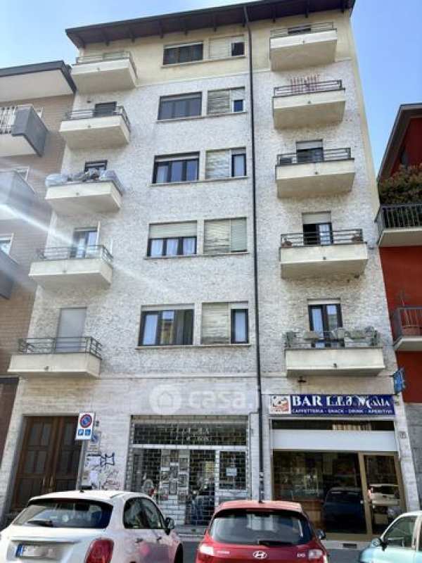 Attivitã /licenza (con o senza mura) in commerciale in Via Montevideo 12