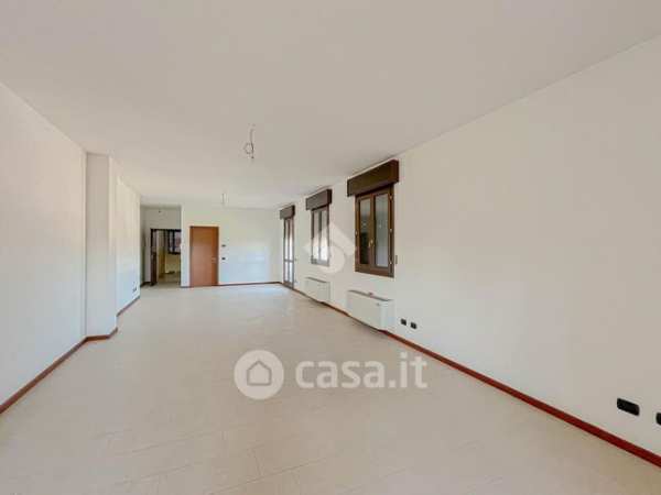Ufficio in commerciale in Via Flumendosa 1