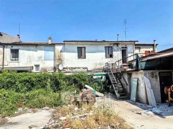Appartamento in residenziale in Via Monsignore Giovanni Nascimbeni