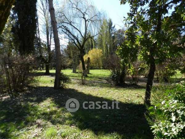 Villa in residenziale in 