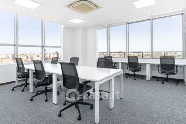 Ufficio in commerciale in Via Gaetano de Castillia 23