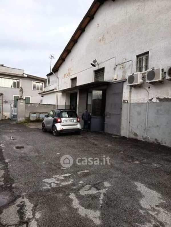 Capannone in commerciale in Via dei Monti Tiburtini
