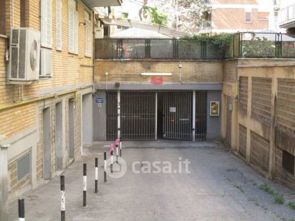 Box/posto auto in residenziale in Via Galeazzo Sommi Picenardi 44