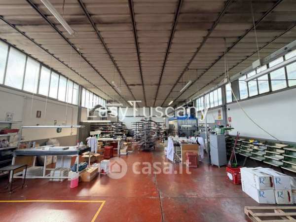 Capannone in commerciale in Via di Piaggiori 40