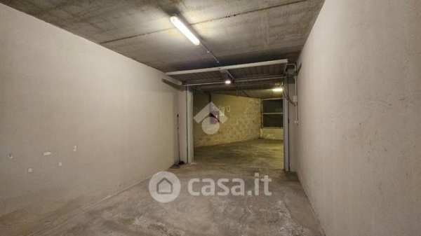Box/posto auto in residenziale in Via Filippo Bernardini 3