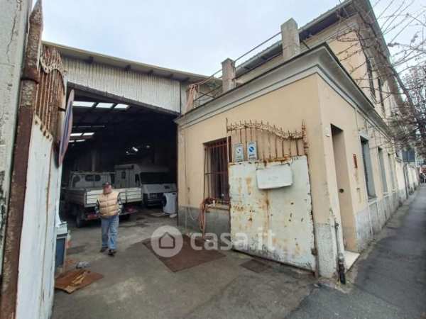 Capannone in commerciale in Via Faliero Vezzani