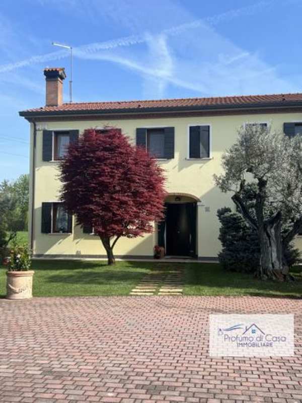 Casa bi/trifamiliare in residenziale in Via Pisa