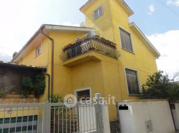 Appartamento in residenziale in Via del Fontanile Tuscolano