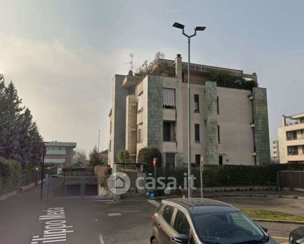 Attico/mansarda in residenziale in Via Filippo Meda 66