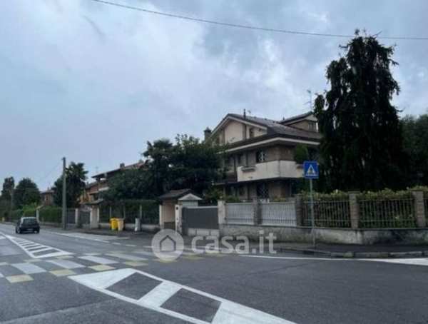Casa bi/trifamiliare in residenziale in Via Renato Serra