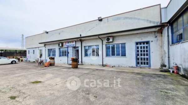 Ufficio in commerciale in Via dell'Agricoltura 22