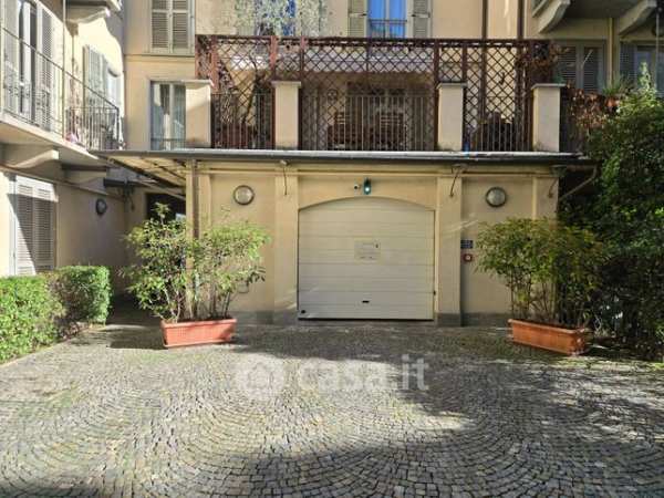 Box/posto auto in residenziale in Via San Massimo 45