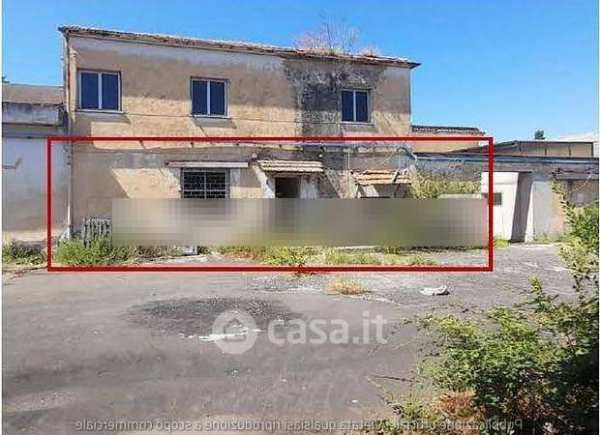 Capannone in commerciale in Via dei Casali di San Sisto