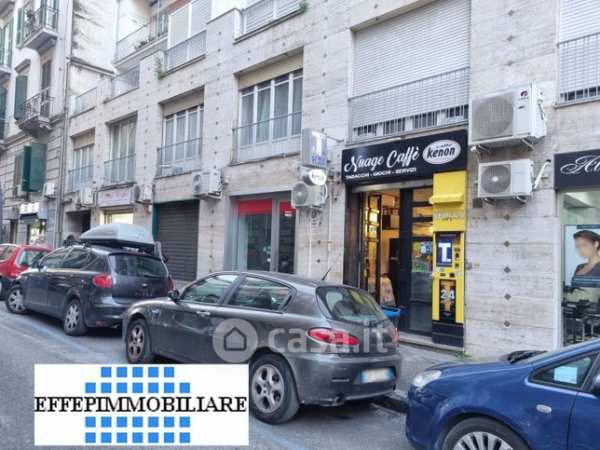 Negozio/locale commerciale in commerciale in Via Michele Kerbaker