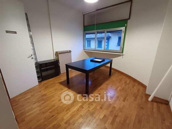 Ufficio in commerciale in Via del Ponte all'Asse 7