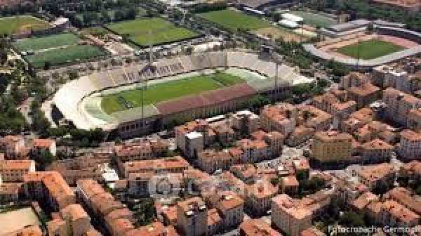 Attivitã /licenza (con o senza mura) in commerciale in Viale Manfredo Fanti 119