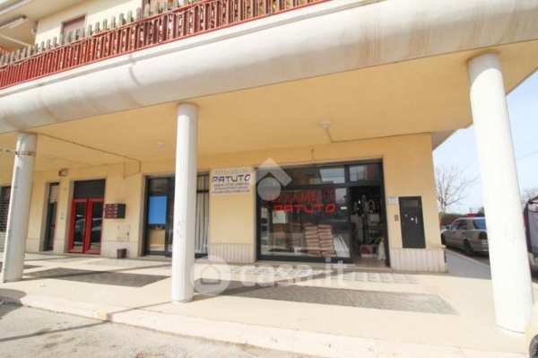 Box/posto auto in residenziale in Via Favorita 97