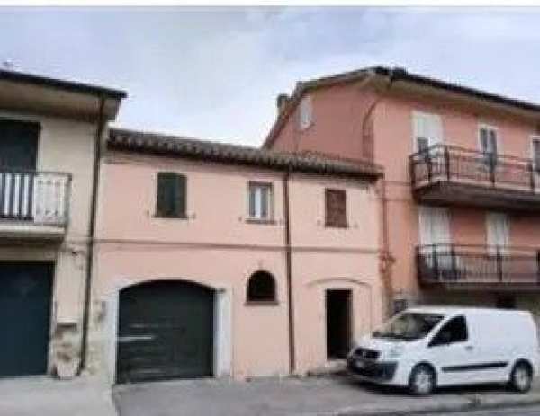 Casa indipendente in residenziale in Via P. Mascagni