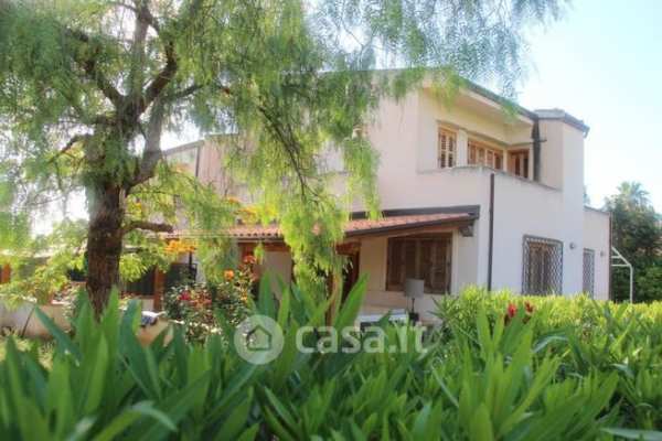 Villa in residenziale in Viale della Rimembranza