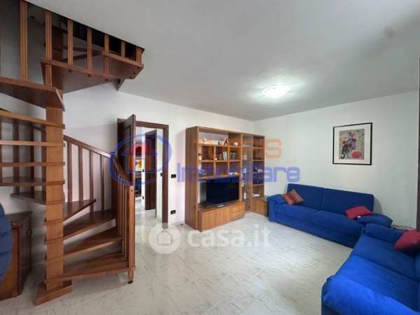Casa bi/trifamiliare in residenziale in Via Mario Sironi 2