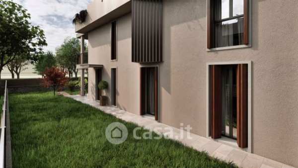 Appartamento in residenziale in Via Centenaro