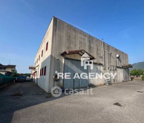 Capannone in commerciale in Via G. Pastore 13