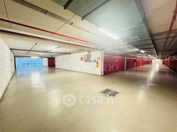 Box/posto auto in residenziale in Via Como