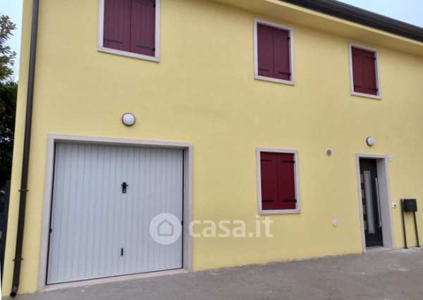 Villetta a schiera in residenziale in Via Sasse 67