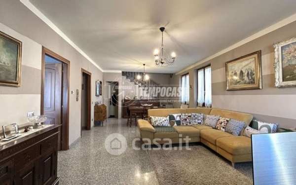 Casa indipendente in residenziale in Via Pontoglio