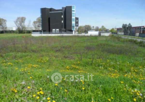 Terreno agricolo in commerciale in Via G. Galilei 3