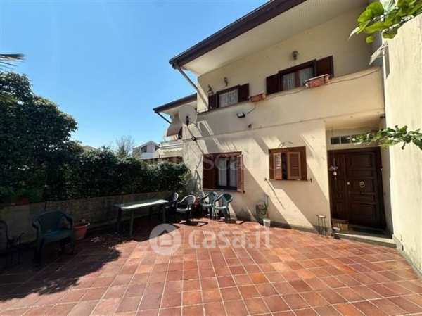 Villa in residenziale in Via Quarto Grotte