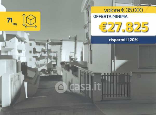 Box/posto auto in residenziale in Via Gaetano Salvemini