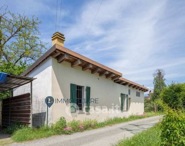 Casa indipendente in residenziale in Via Antica Luni