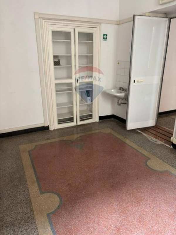 Ufficio in commerciale in Via Sestri 22