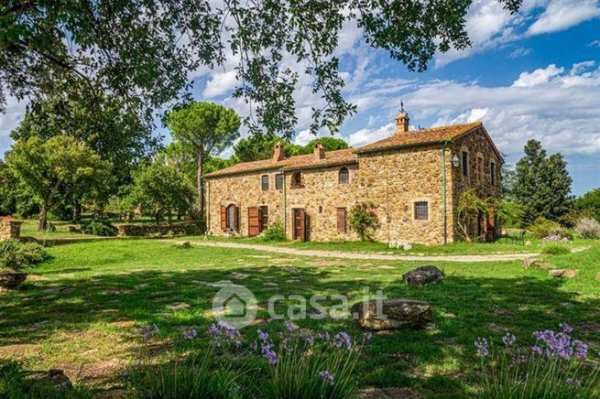 Attivitã /licenza (con o senza mura) in commerciale in 