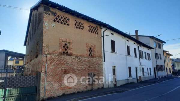 Rustico/casale in residenziale in Via Piave 7