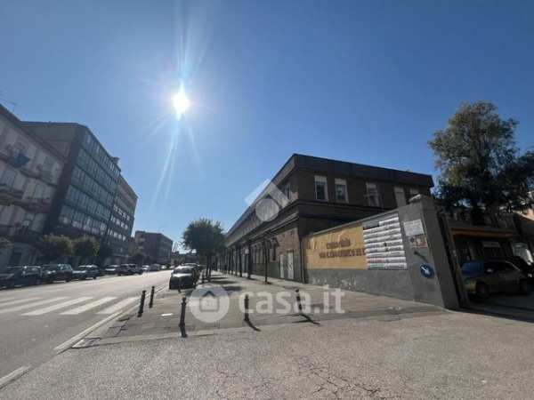 Capannone in commerciale in Via Emanuele Gianturco